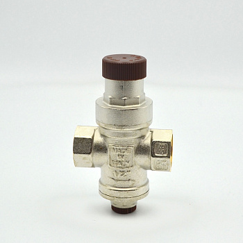 Редуктор давления ВВ 1/2" под манометр 1/4" давление на выходе 1...4 бар ITAP 361